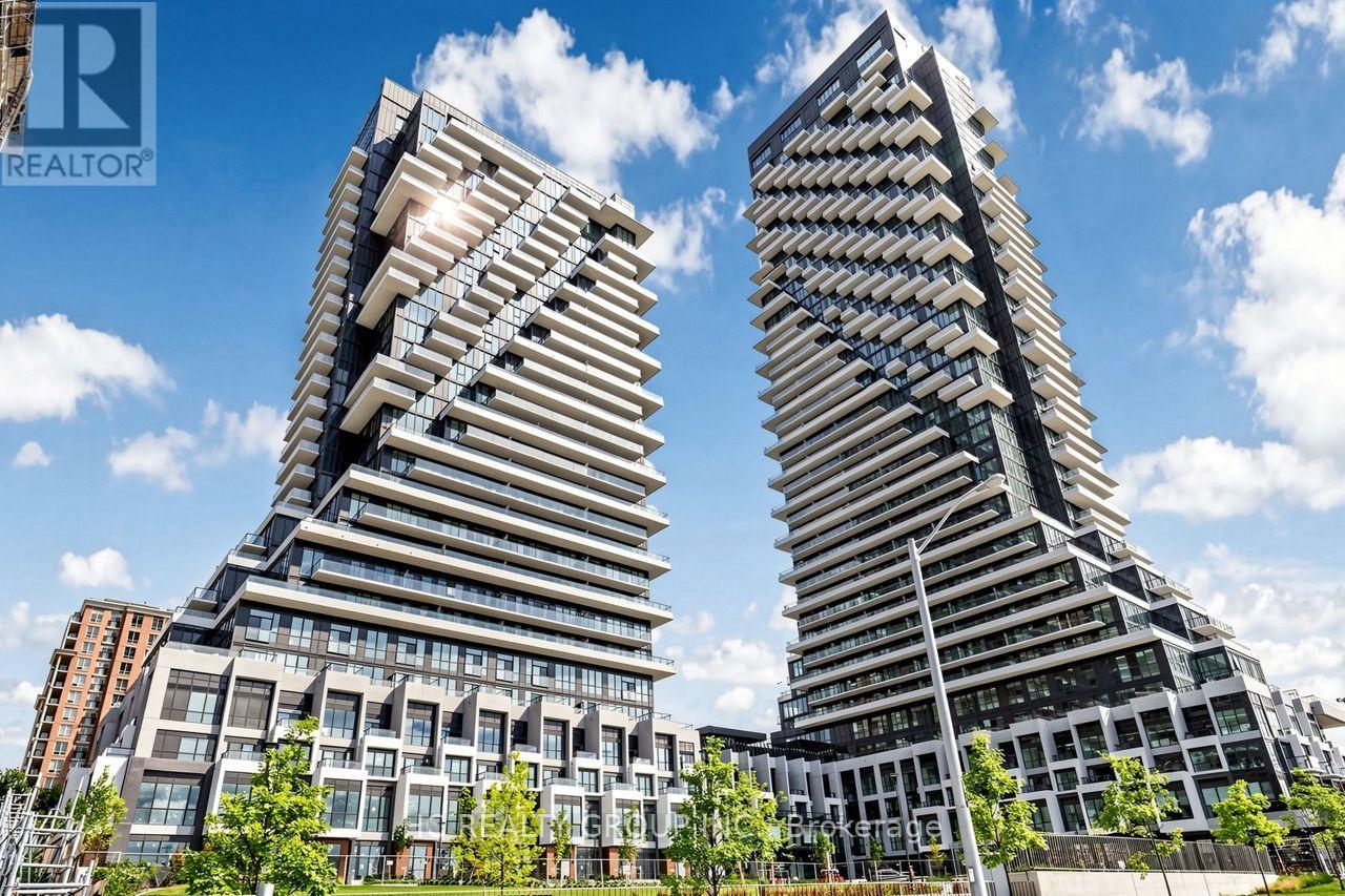 Apartment at 215 - 30 INN ON THE PARK DRIVE, Toronto (Banbury-Don Mills)