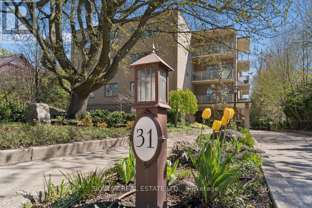 Apartment at 303 - 31 ROSEDALE ROAD, Toronto (Rosedale-Moore Park)