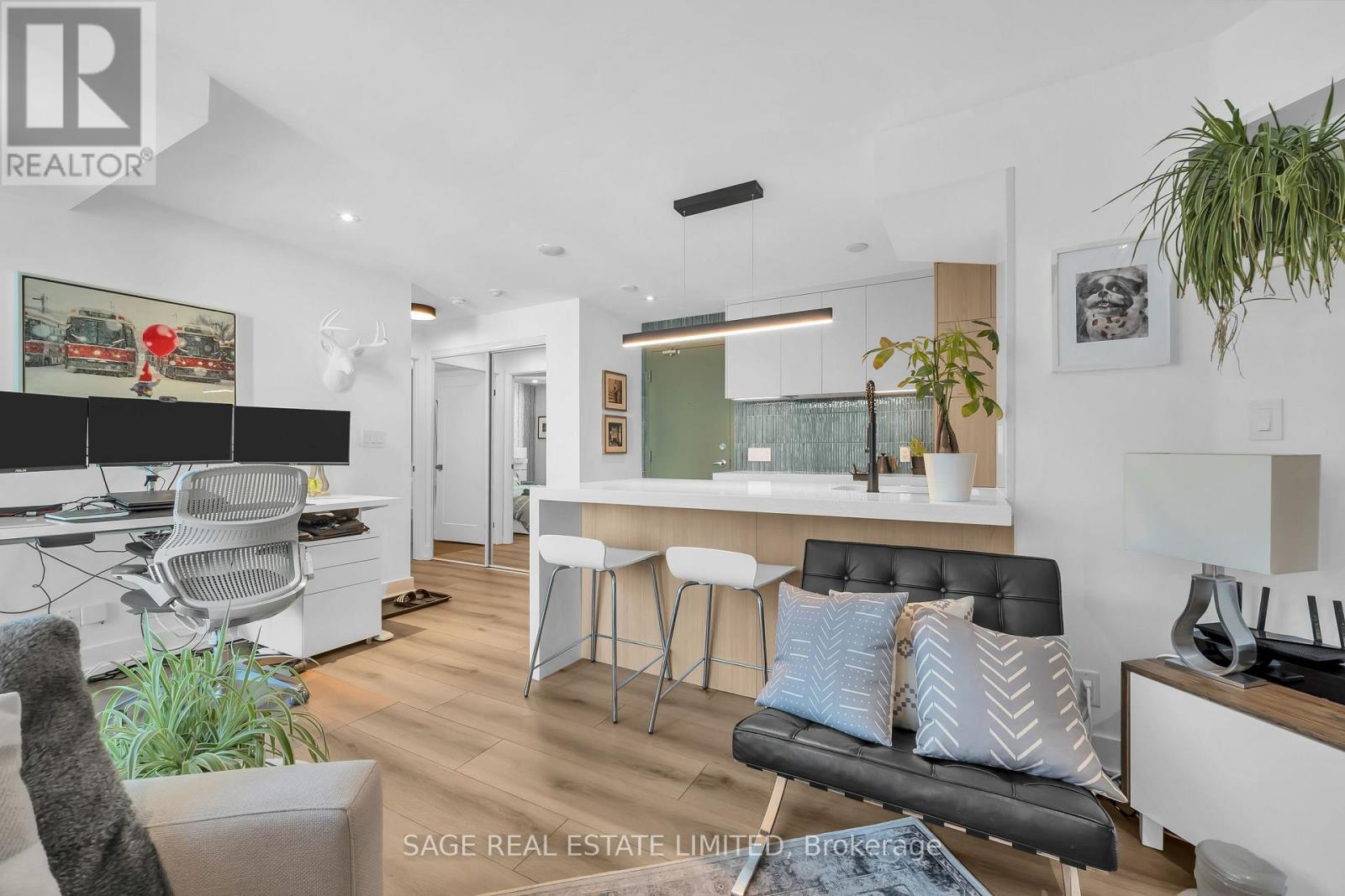 Apartment at 1117 - 600 FLEET STREET, Toronto (Niagara)