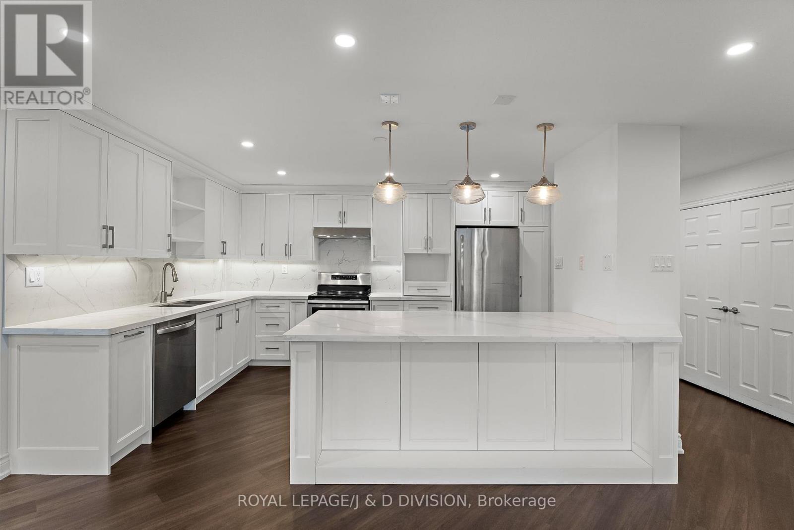 Apartment at 1201 - 33 ELMHURST AVENUE, Toronto (Lansing-Westgate)