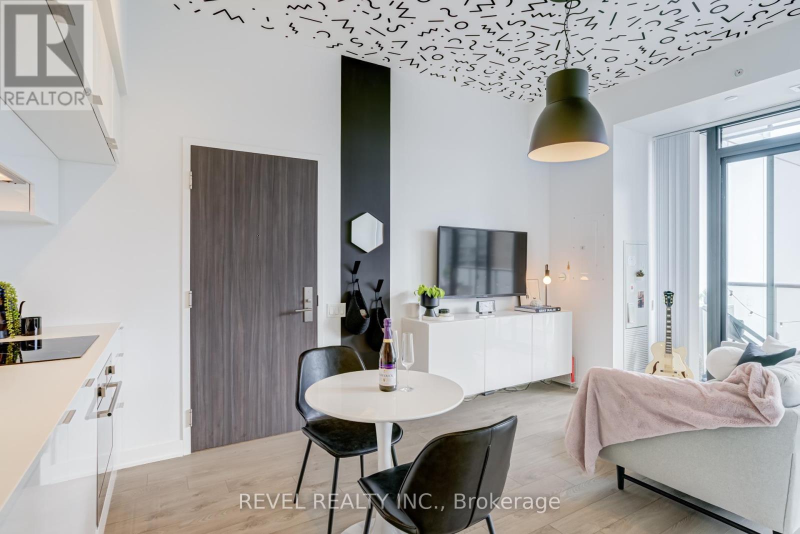 Apartment at 609 - 185 ROEHAMPTON AVENUE, Toronto (Mount Pleasant West)