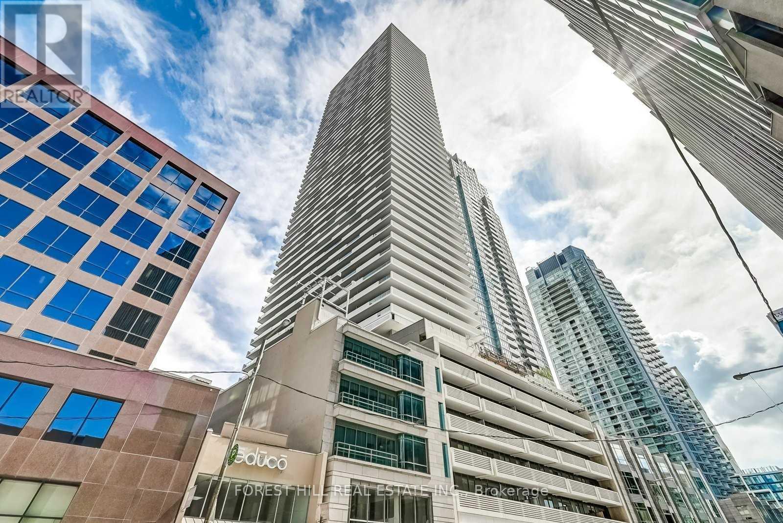 Apartment at 5703 - 2221 YONGE STREET, Toronto (Mount Pleasant West)