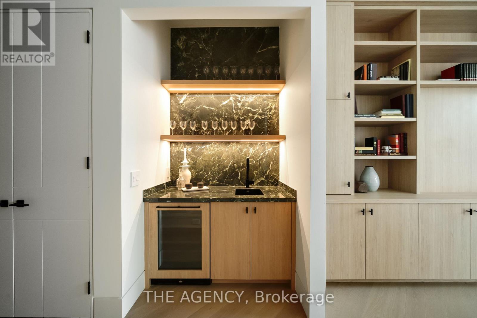 Detached at 126 SHERWOOD AVENUE, Toronto