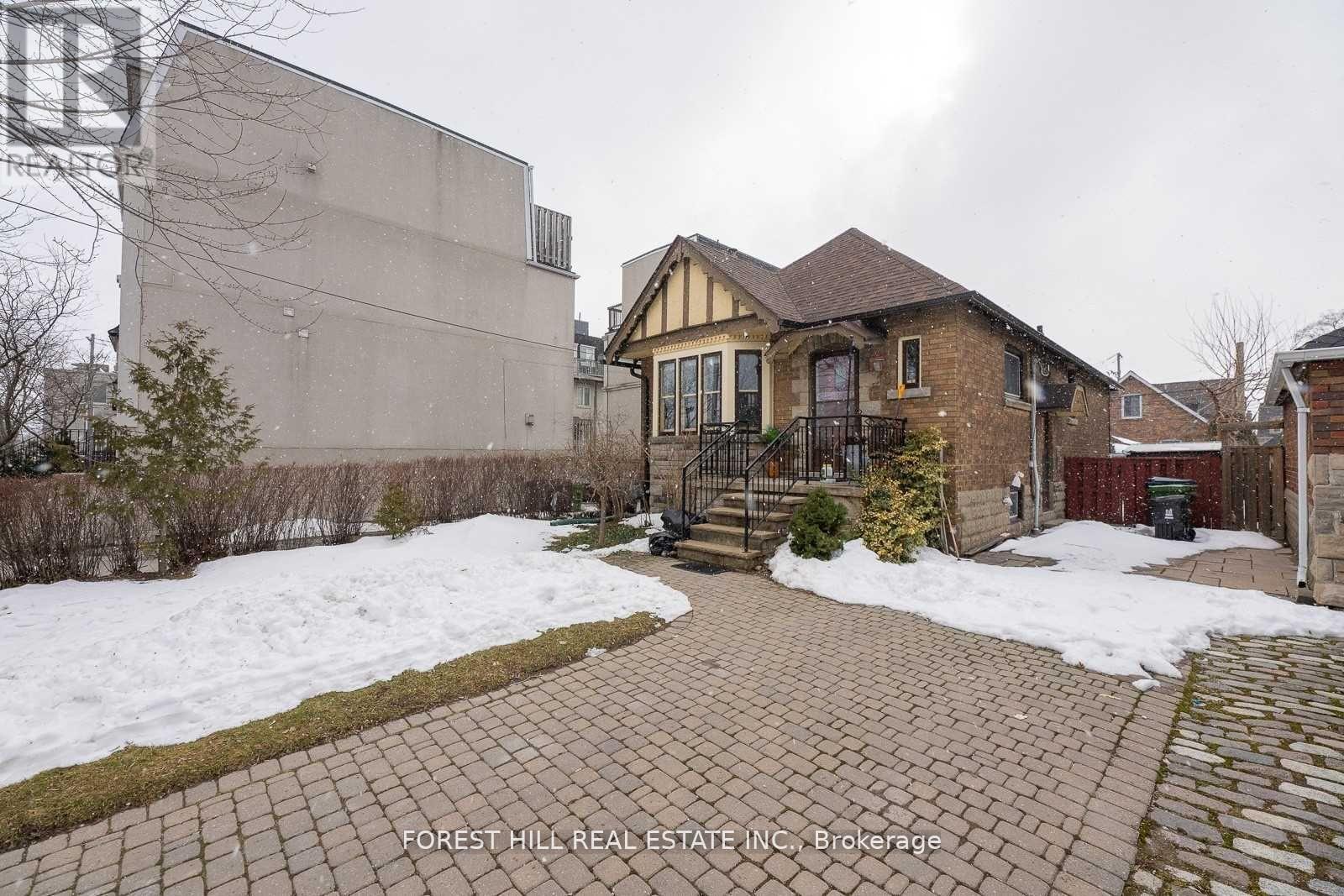 Detached at 6 PARK HILL ROAD, Toronto (Forest Hill North)
