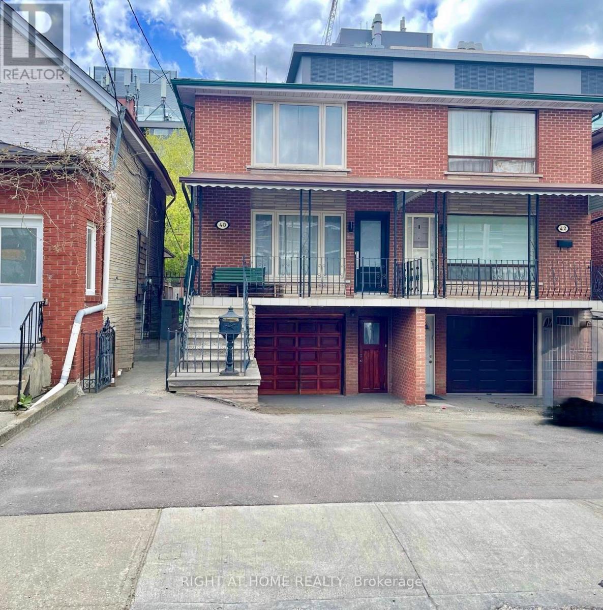 Semi-Detached/Link at 40 BELLEVUE AVENUE, Toronto (Kensington-Chinatown)