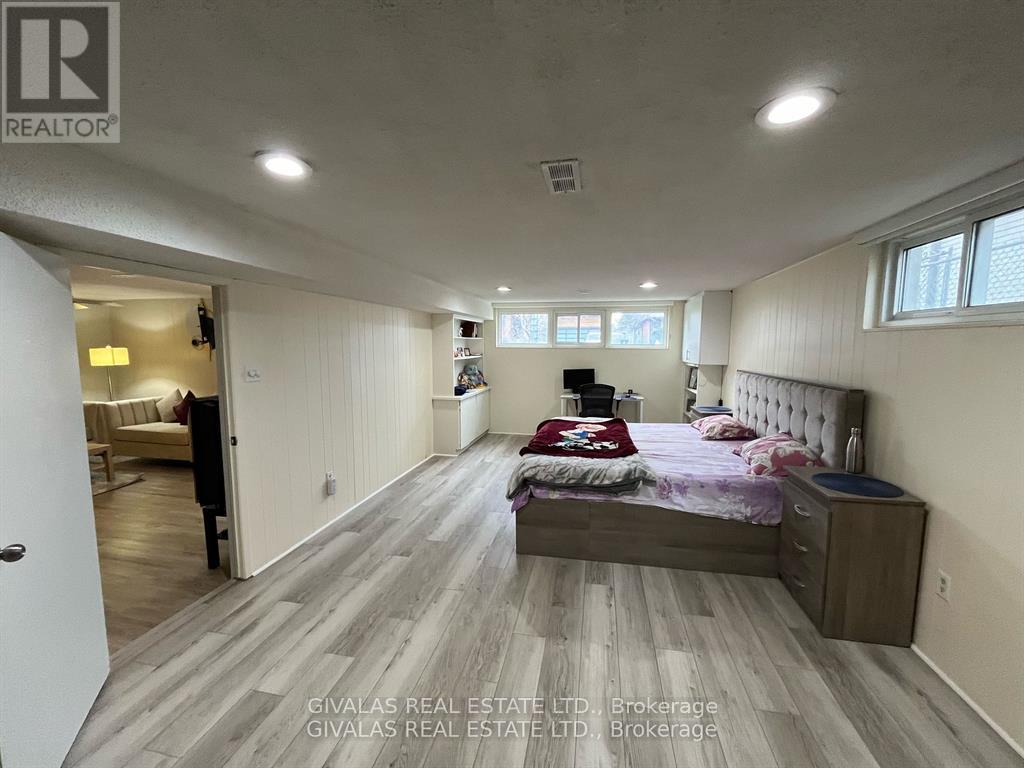Detached at LOWER - 94 PLEASANT VIEW DRIVE, Toronto