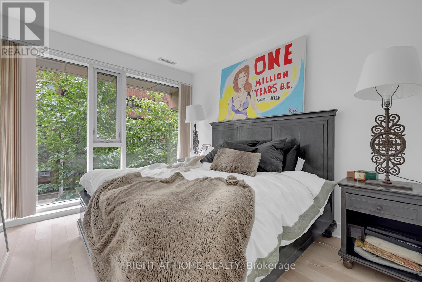 Townhouse at TH 101 - 32 DAVENPORT ROAD, Toronto