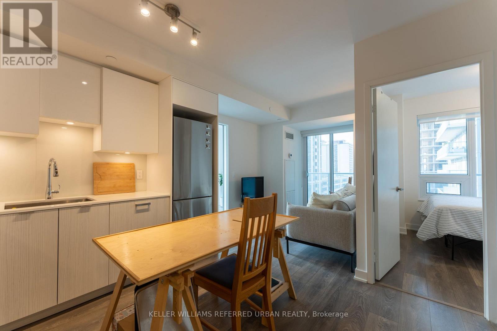 Apartment at 1012 - 195 REDPATH AVENUE, Toronto (Mount Pleasant West)