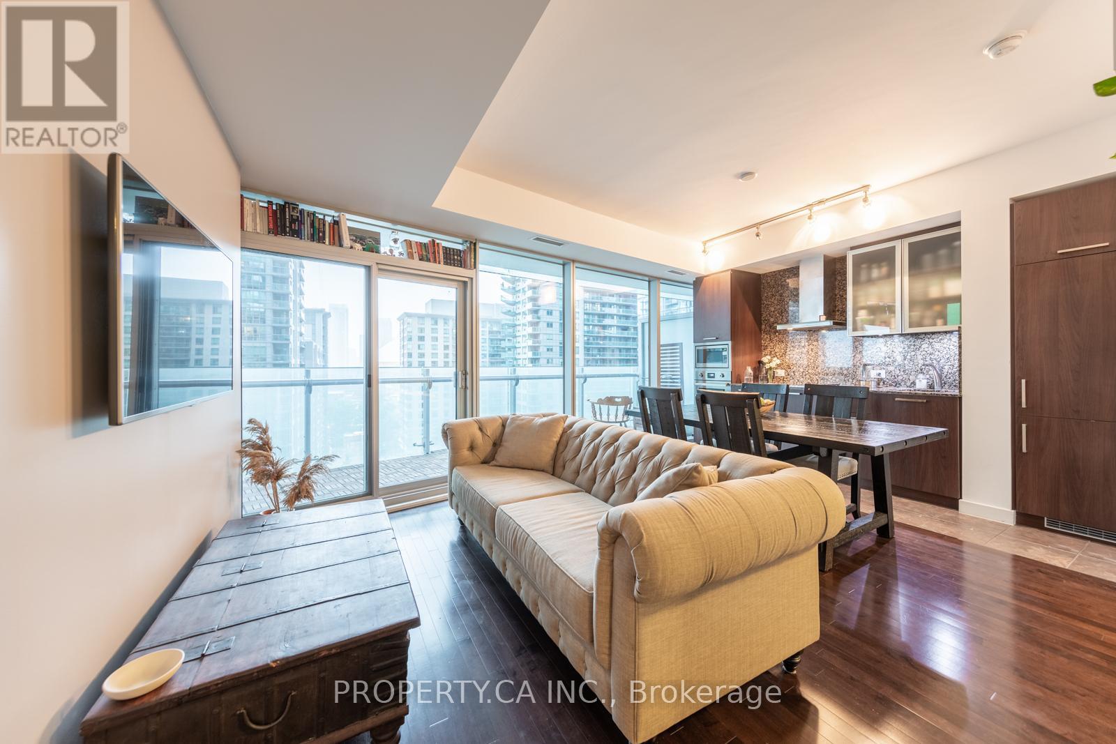 Apartment at 806 - 14 YORK STREET, Toronto (Waterfront Communities)