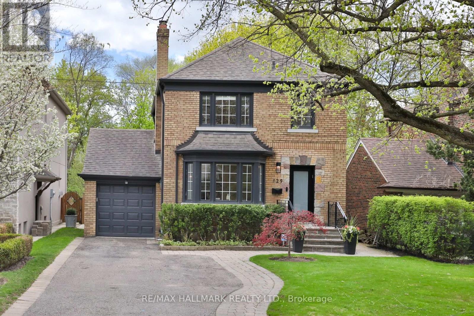 Detached at 129 ELM RIDGE DRIVE, Toronto (Forest Hill North)