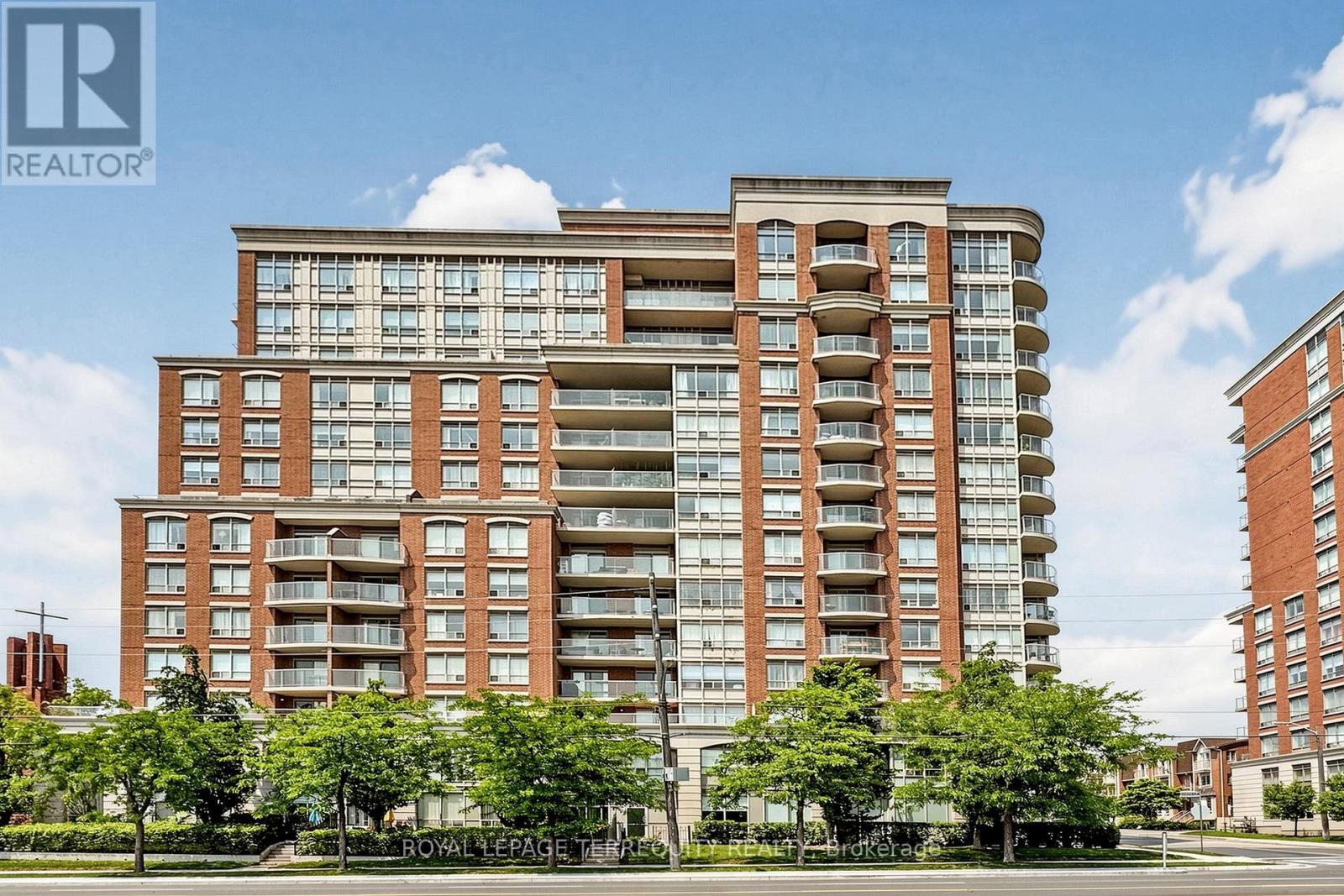 Apartment at LPH 1 - 2 CLAIRTRELL ROAD, Toronto (Willowdale East)