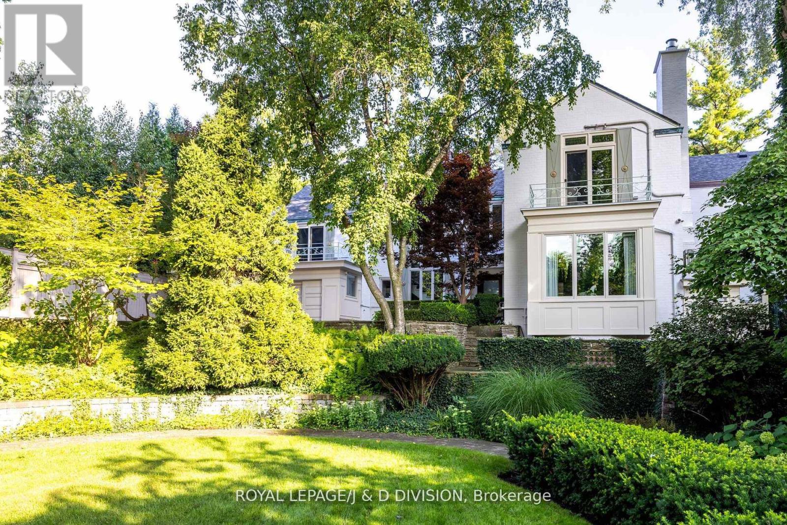 Detached at 12 FOREST GLEN CRESCENT, Toronto (Bridle Path-Sunnybrook-York Mills)