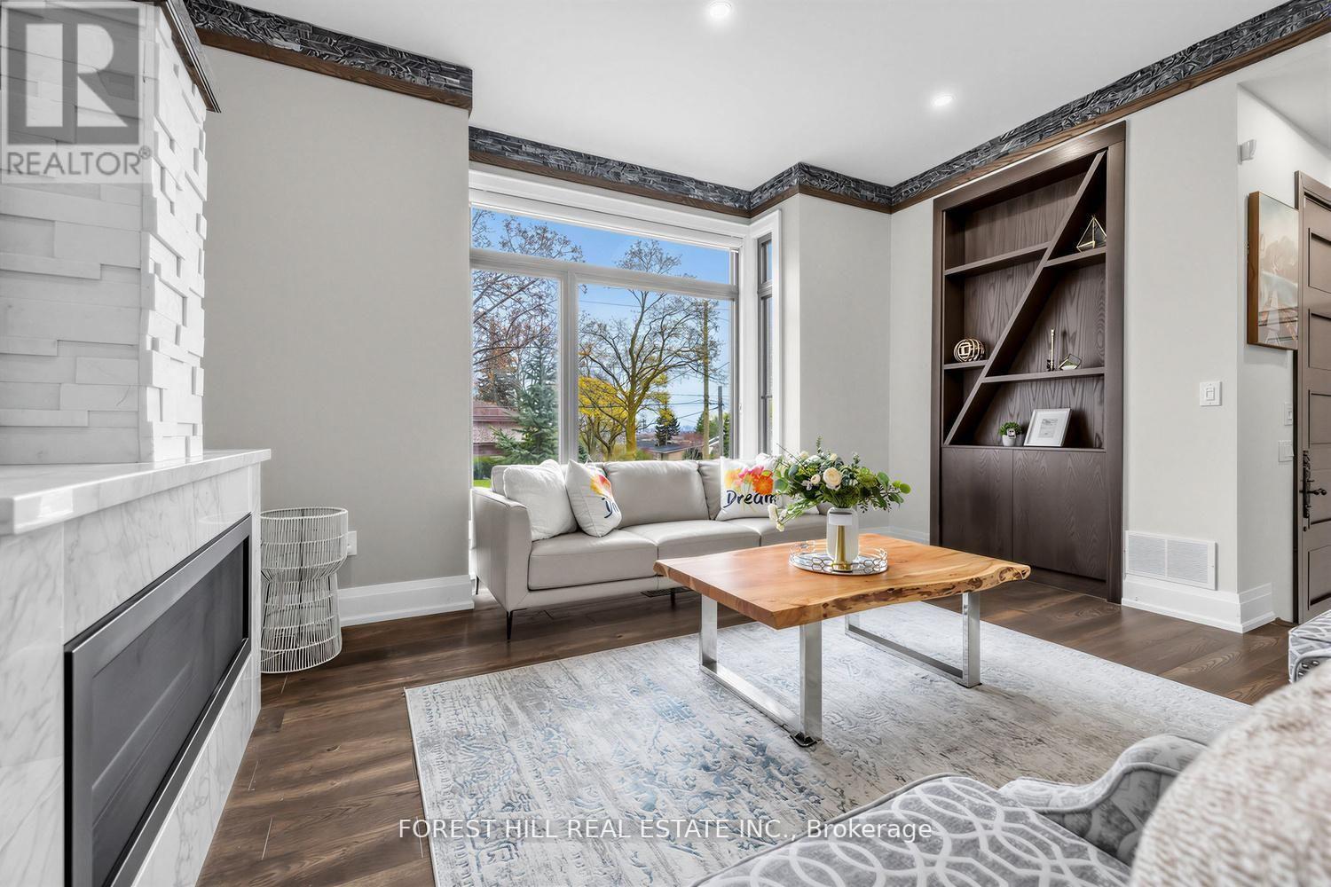 Detached at 28 CAMWOOD CRESCENT, Toronto