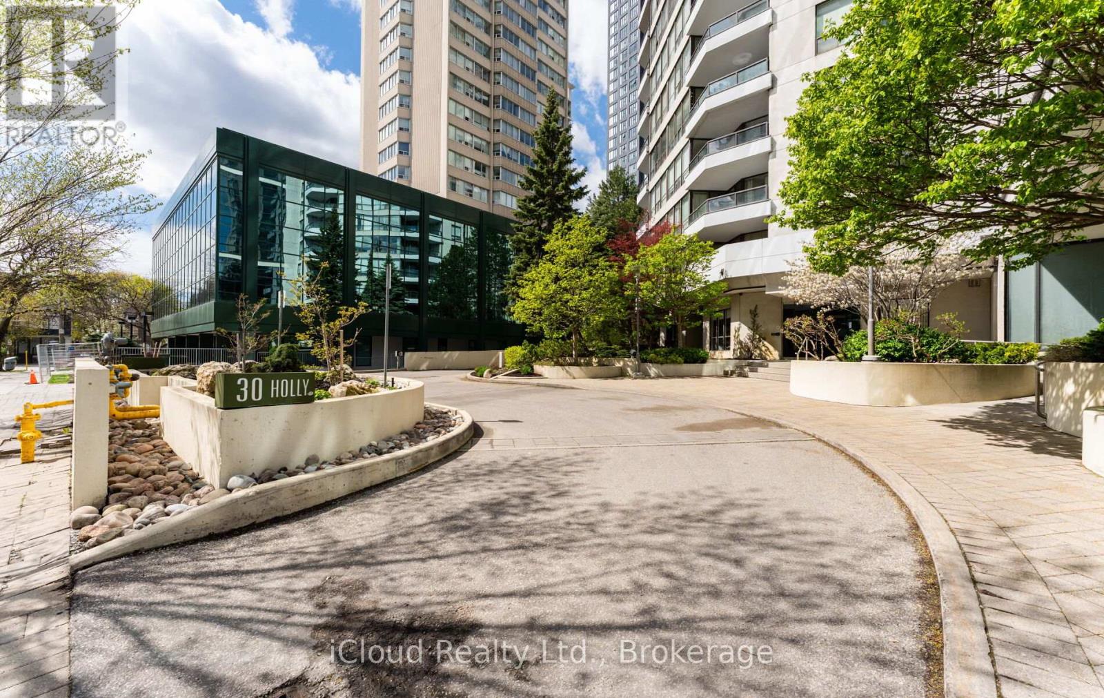 Apartment at 901 - 30 HOLLY STREET, Toronto (Mount Pleasant West)