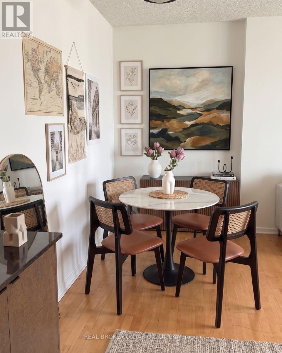 Apartment at 1501 - 228 QUEENS QUAY W, Toronto (Waterfront Communities)