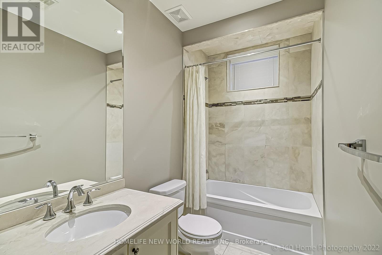 Detached at 29 THREADNEEDLE CRESCENT, Toronto