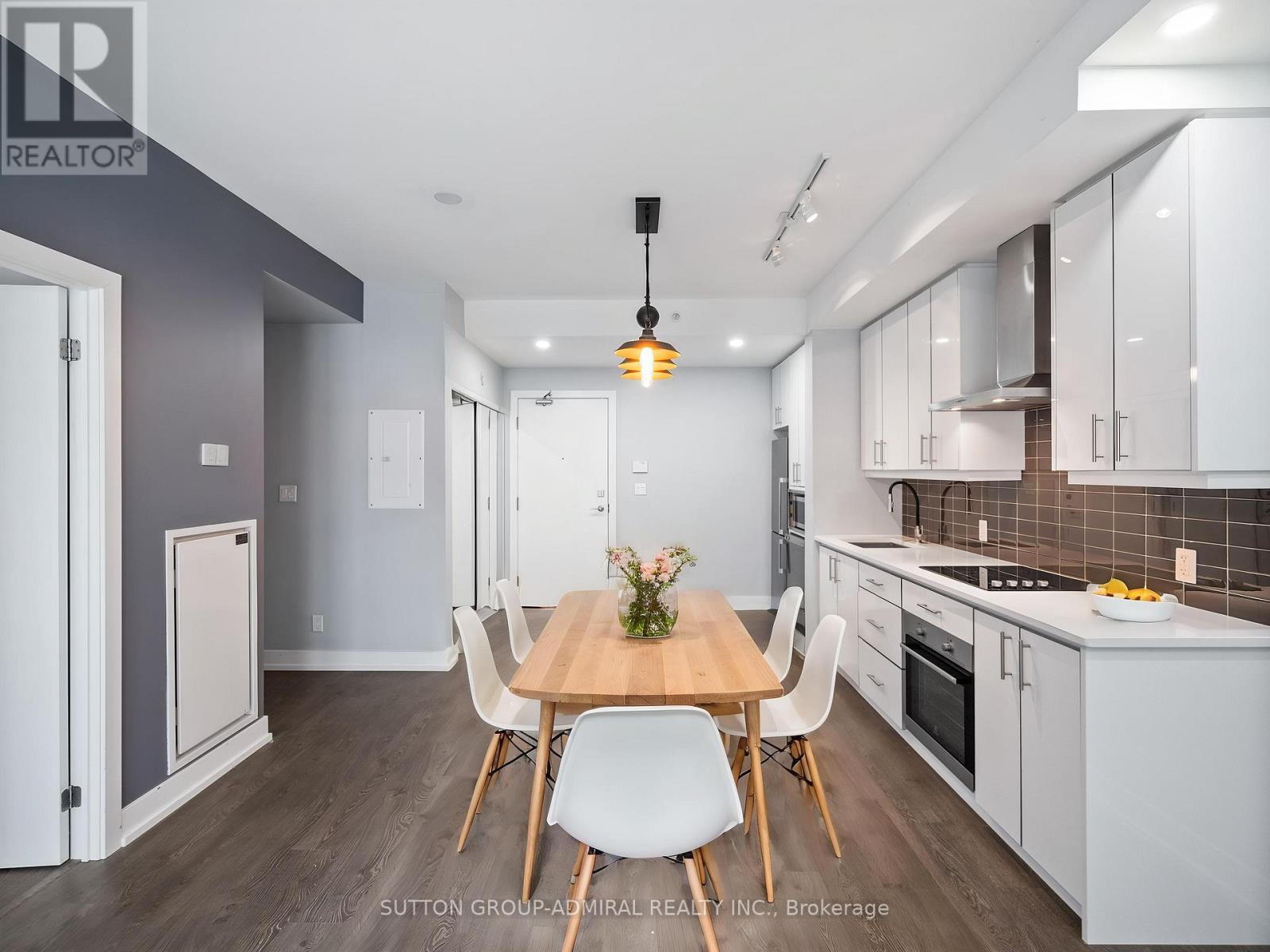 Apartment at 102 - 75 THE DONWAY W, Toronto (Banbury-Don Mills)