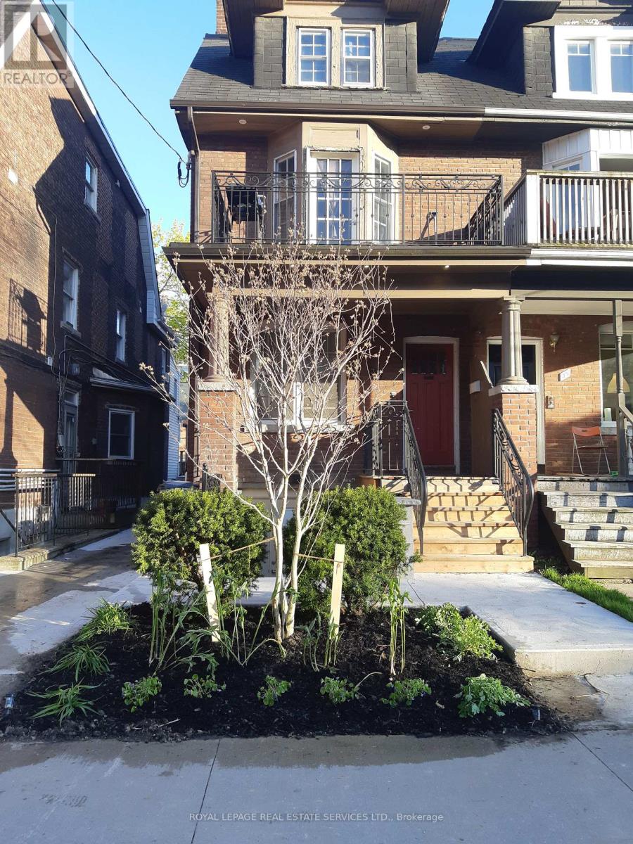 Multiplex at #2 MAIN - 33 DUPONT STREET, Toronto (Annex)