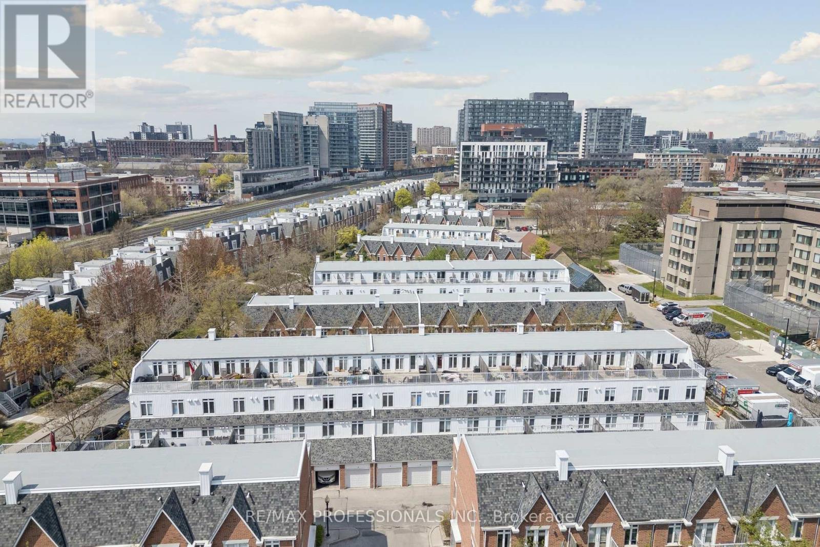 Townhouse at 2010 - 12 SUDBURY STREET, Toronto