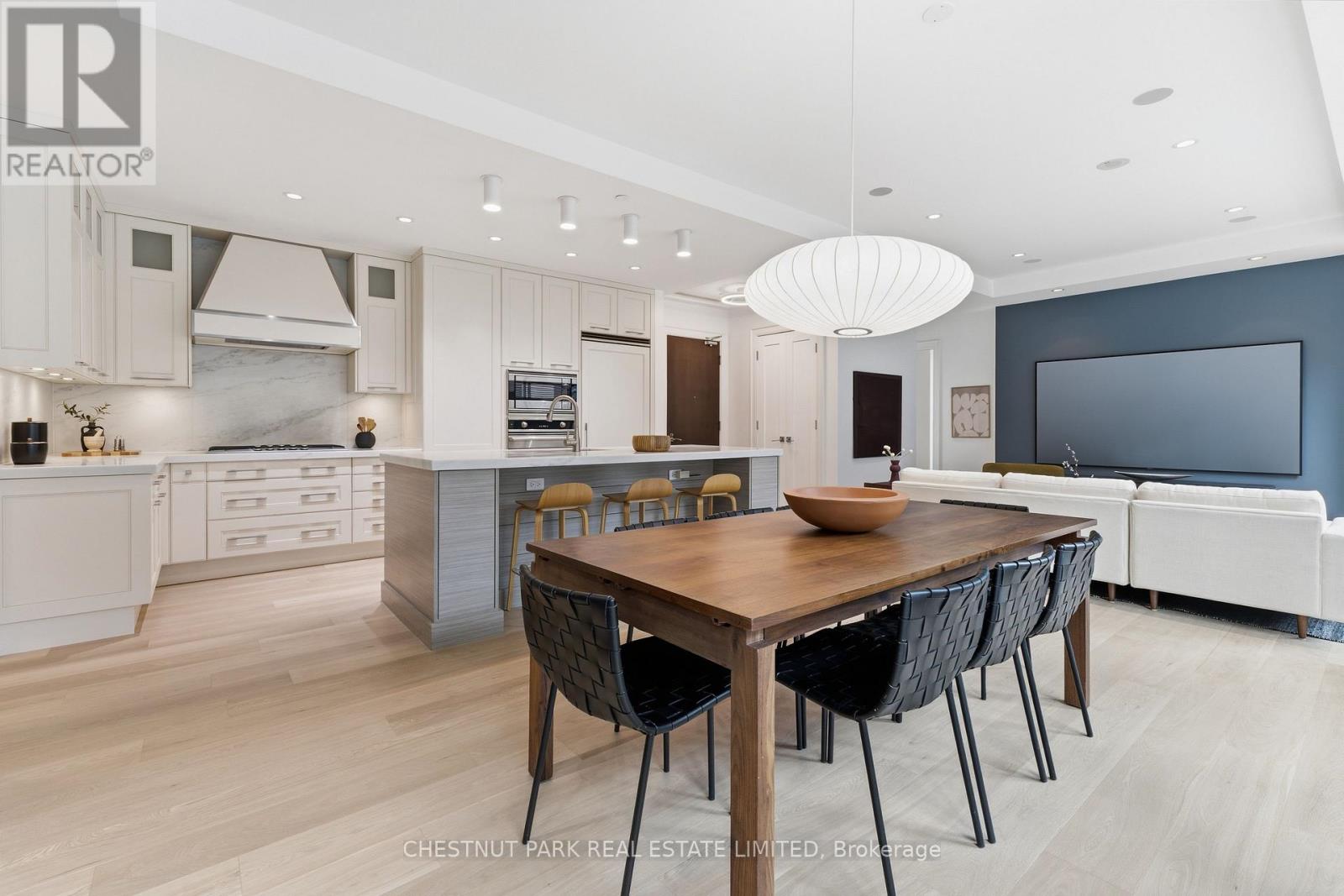 Apartment at 1002 - 77 CHARLES STREET W, Toronto (Bay Street Corridor)