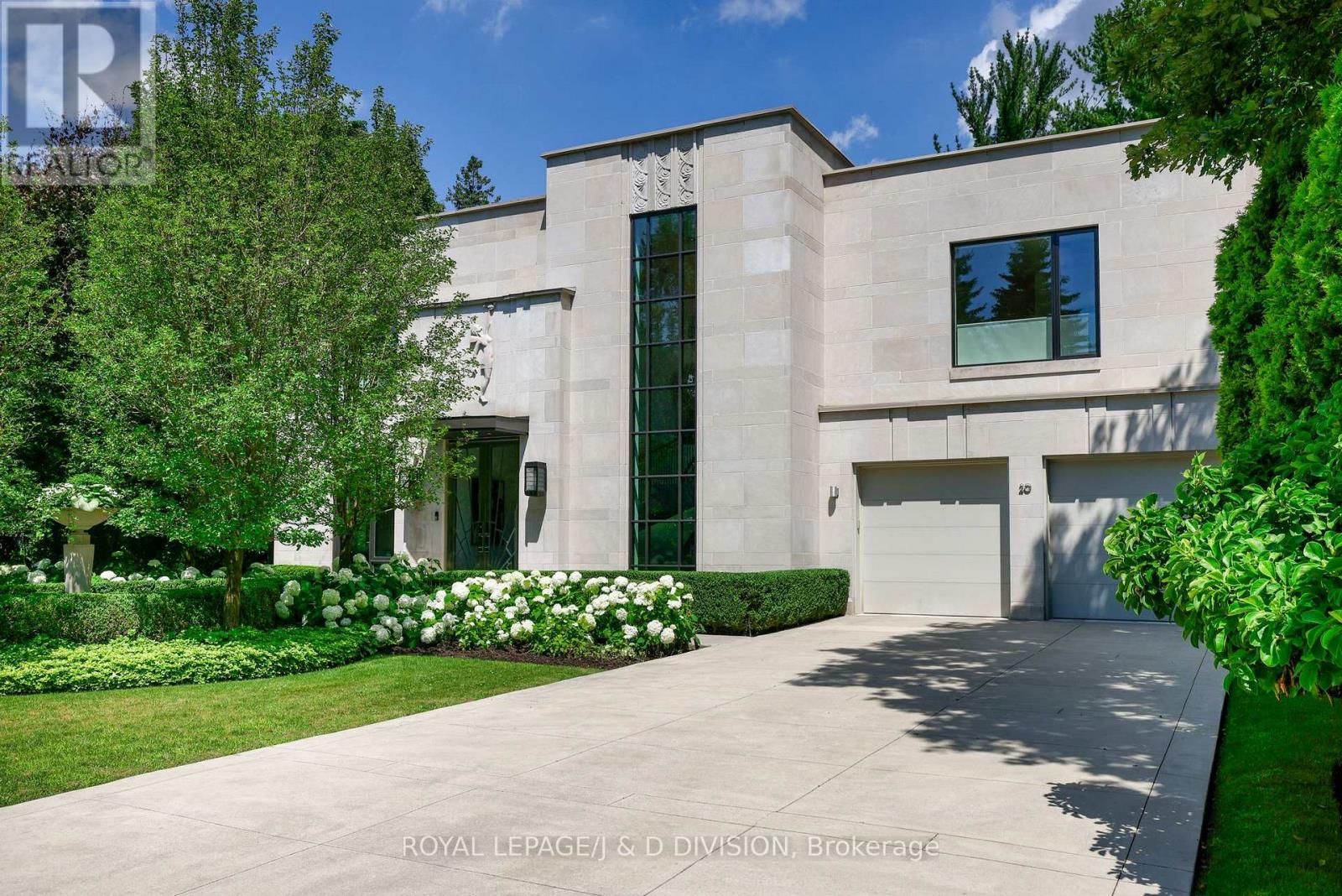 Detached at 20 FOREST GLEN CRESCENT, Toronto (Bridle Path-Sunnybrook-York Mills)