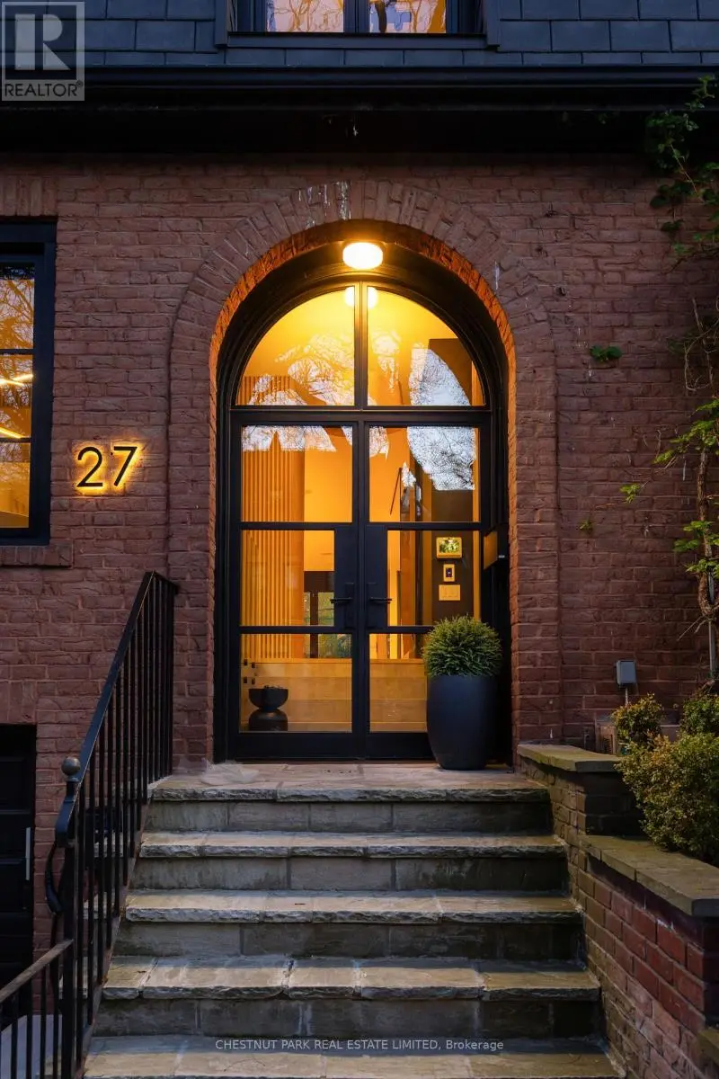 Semi-Detached/Link at 27 BOSWELL AVENUE, Toronto