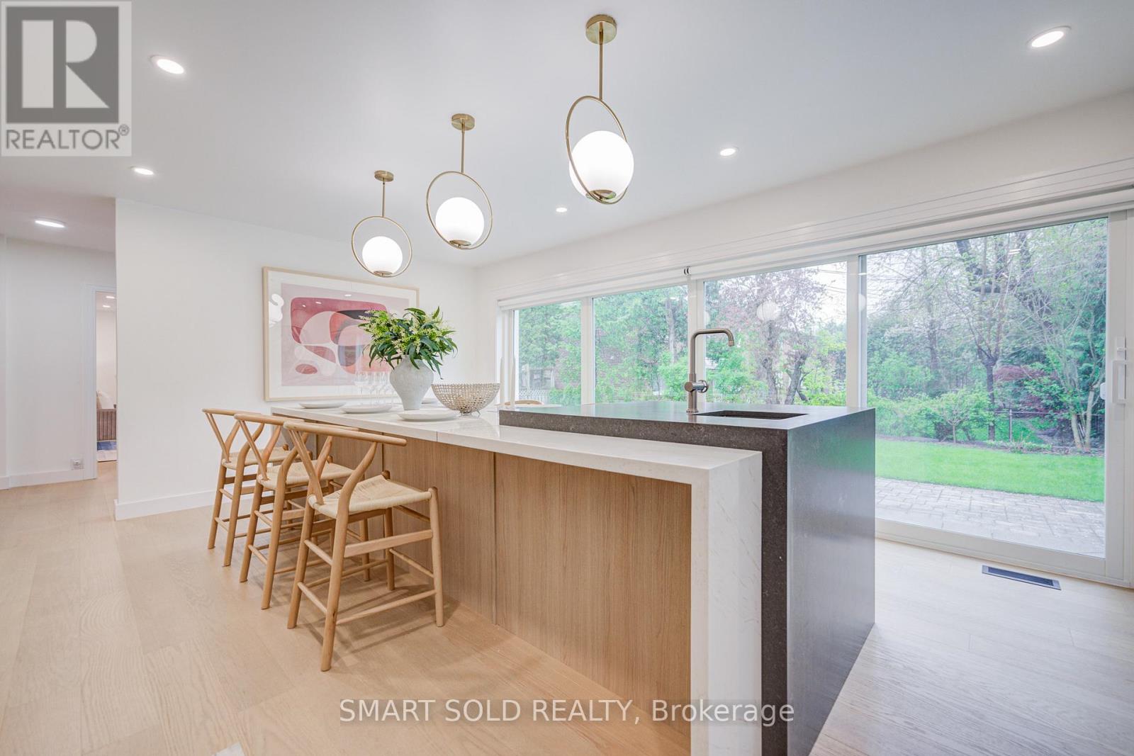 Detached at 4 KNOLLVIEW CRESCENT, Toronto