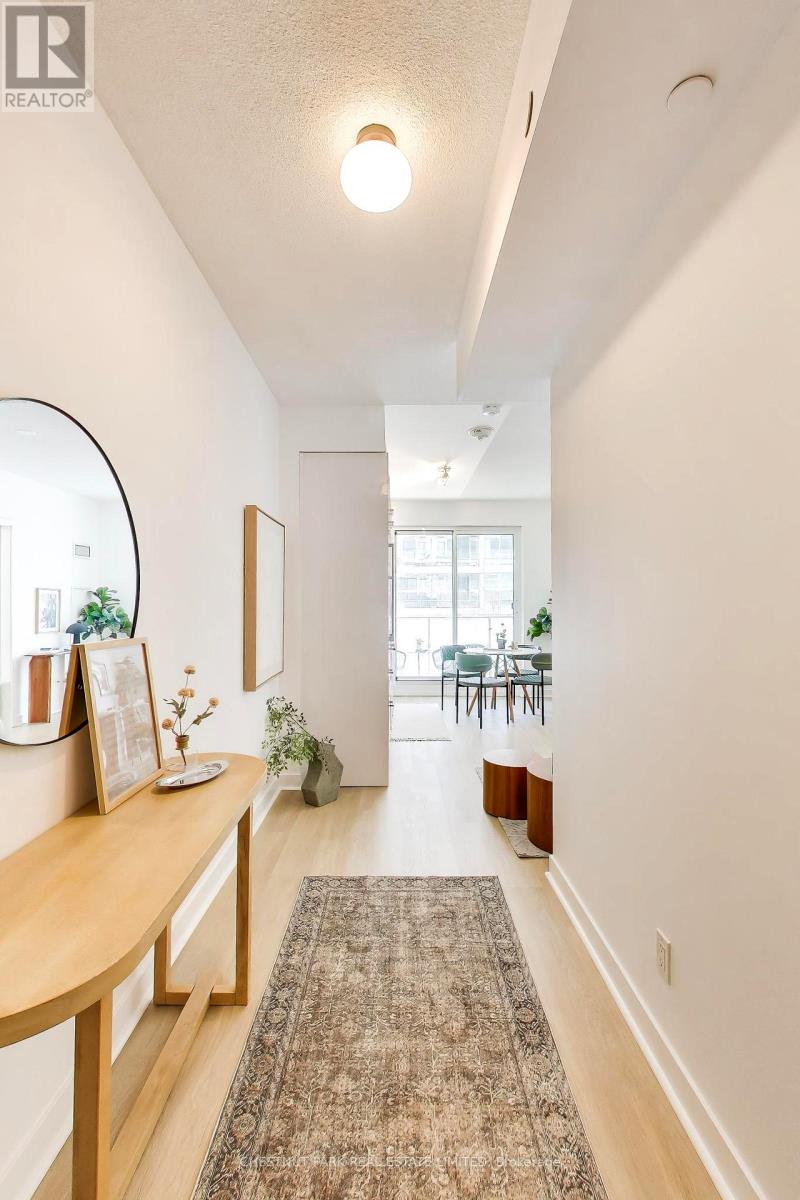 Apartment at 406 - 2221 YONGE STREET, Toronto (Mount Pleasant West)