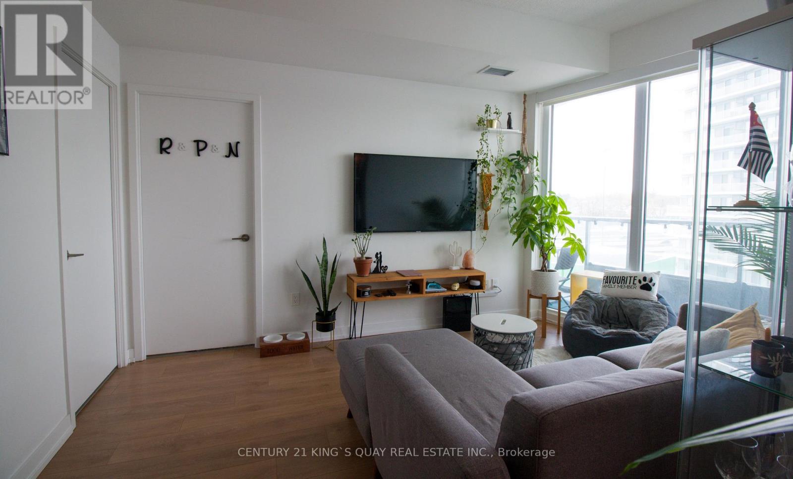 Apartment at 607 - 117 MCMAHON DRIVE, Toronto