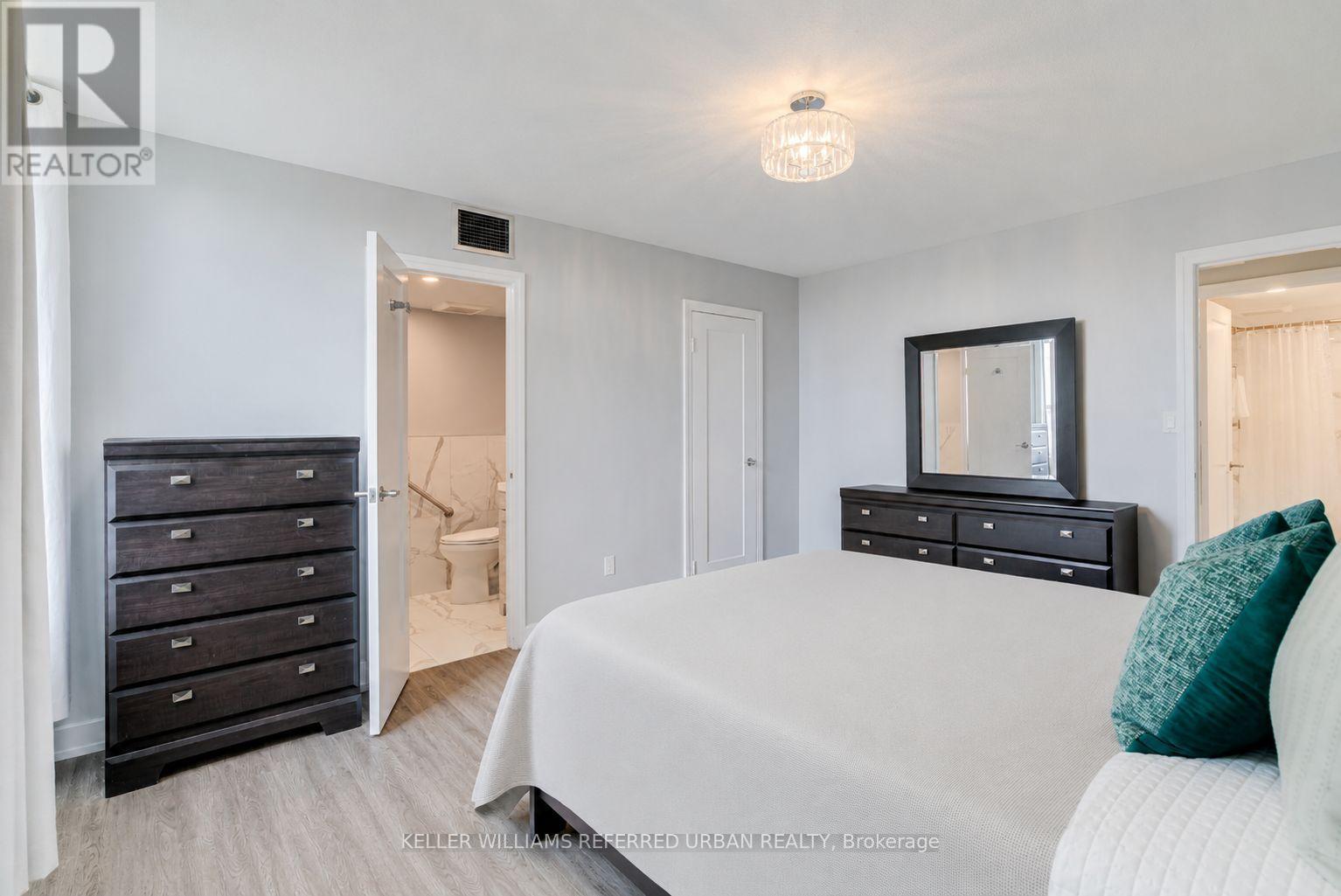 Apartment at 1417 - 10 EDGECLIFF GOLFWAY, Toronto