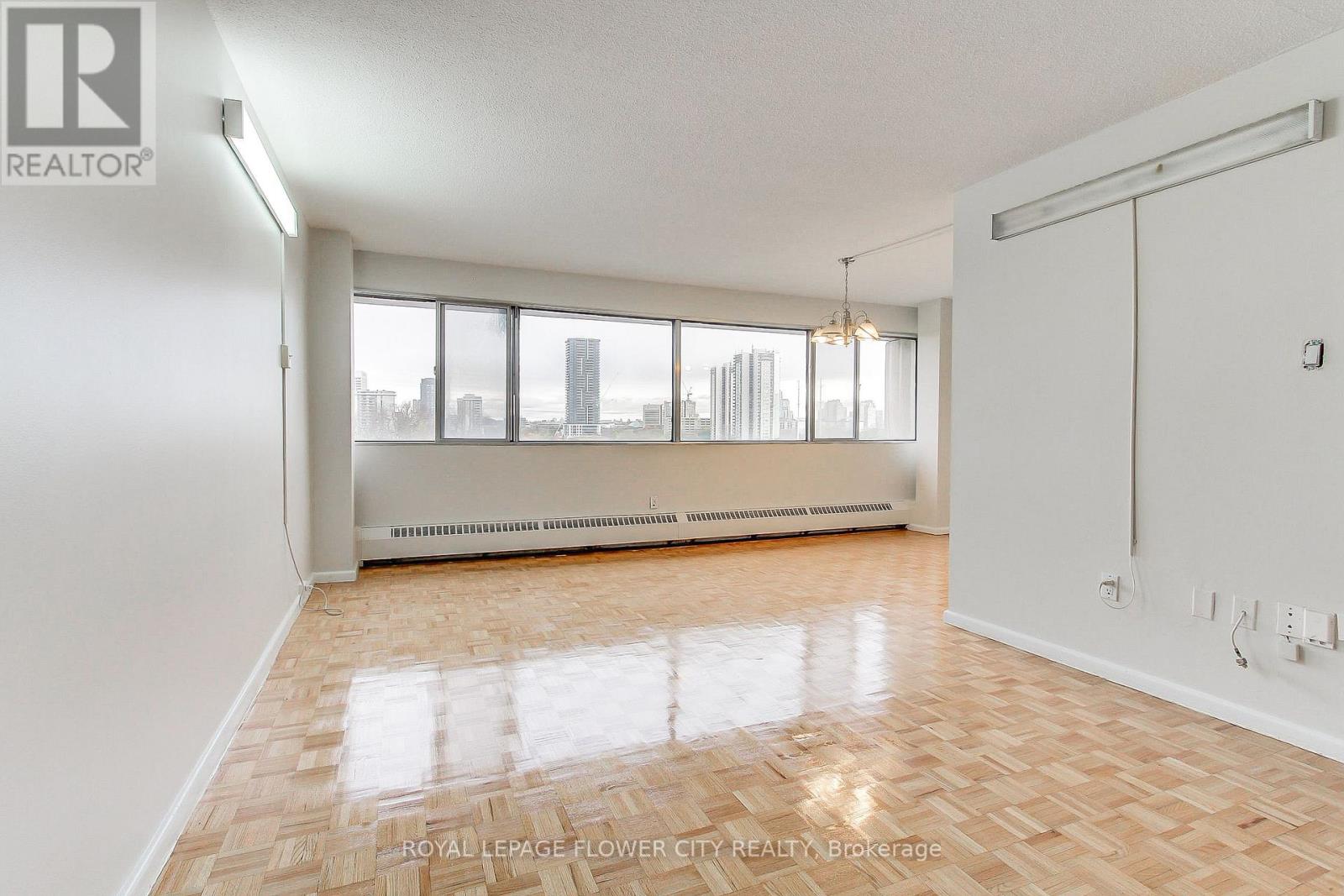 Apartment at 909 - 10 SUNNY GLEN WAY, Toronto