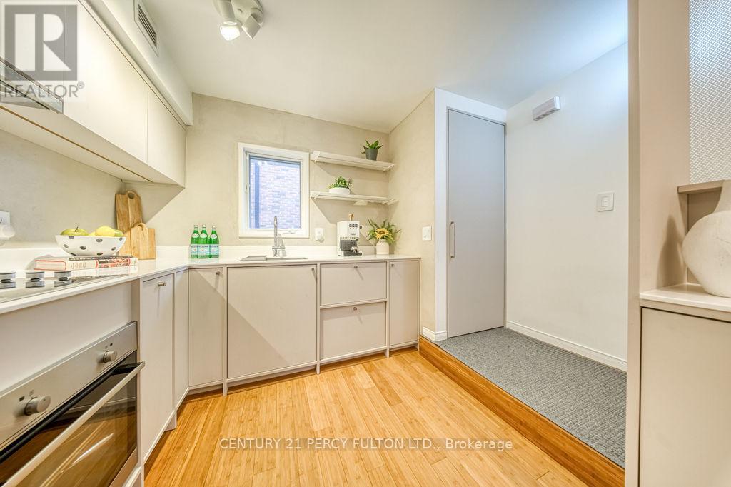 Townhouse at TH 15 - 228 ST. GEORGE STREET, Toronto