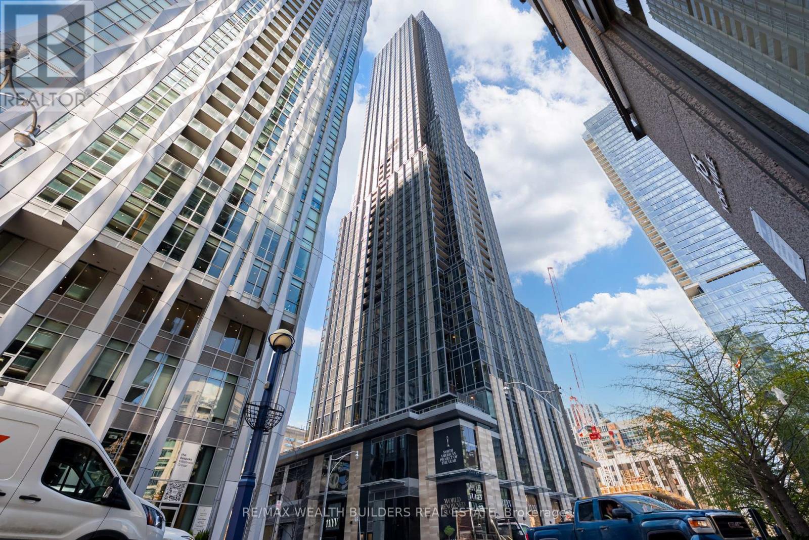 Apartment at 4205 - 11 YORKVILLE AVENUE, Toronto (Annex)