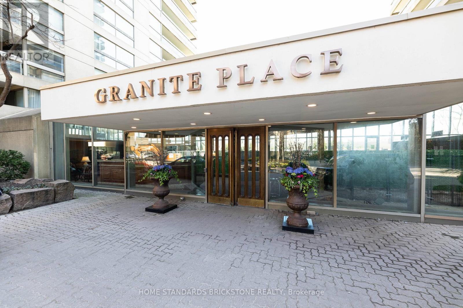 Apartment at 805 - 61 ST CLAIR AVENUE W, Toronto (Yonge-St. Clair)