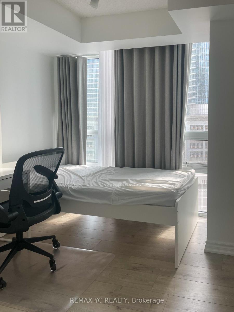 Apartment at 808 - 25 LOWER SIMCOE STREET, Toronto