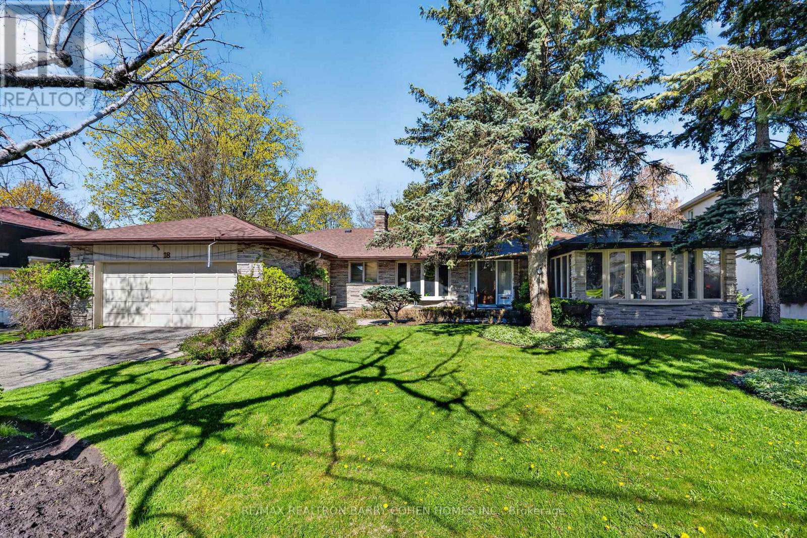 Detached at 18 BRIAN CLIFF DRIVE, Toronto (Banbury-Don Mills)