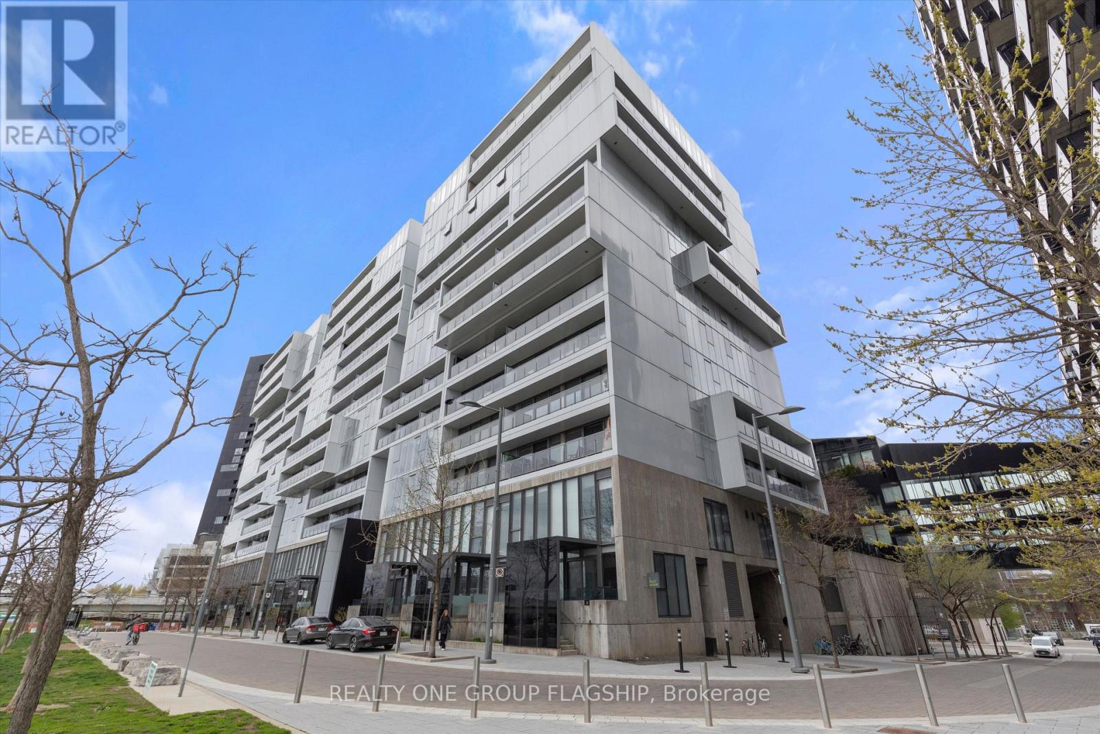 Apartment at 409 - 32 TROLLEY CRESCENT, Toronto (Moss Park)