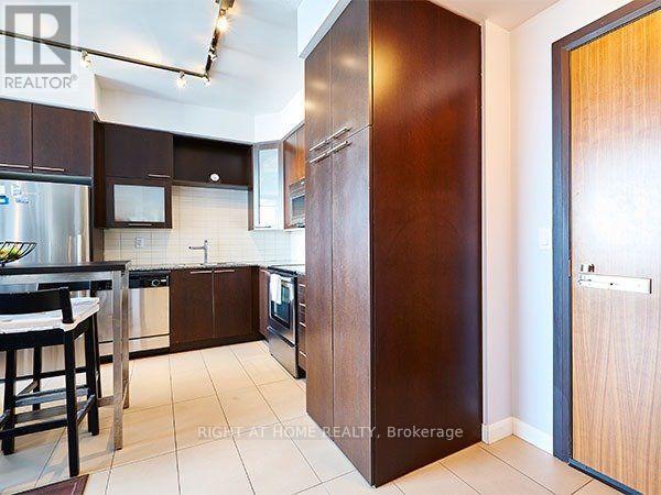 Apartment at 2701 - 500 SHERBOURNE STREET, Toronto