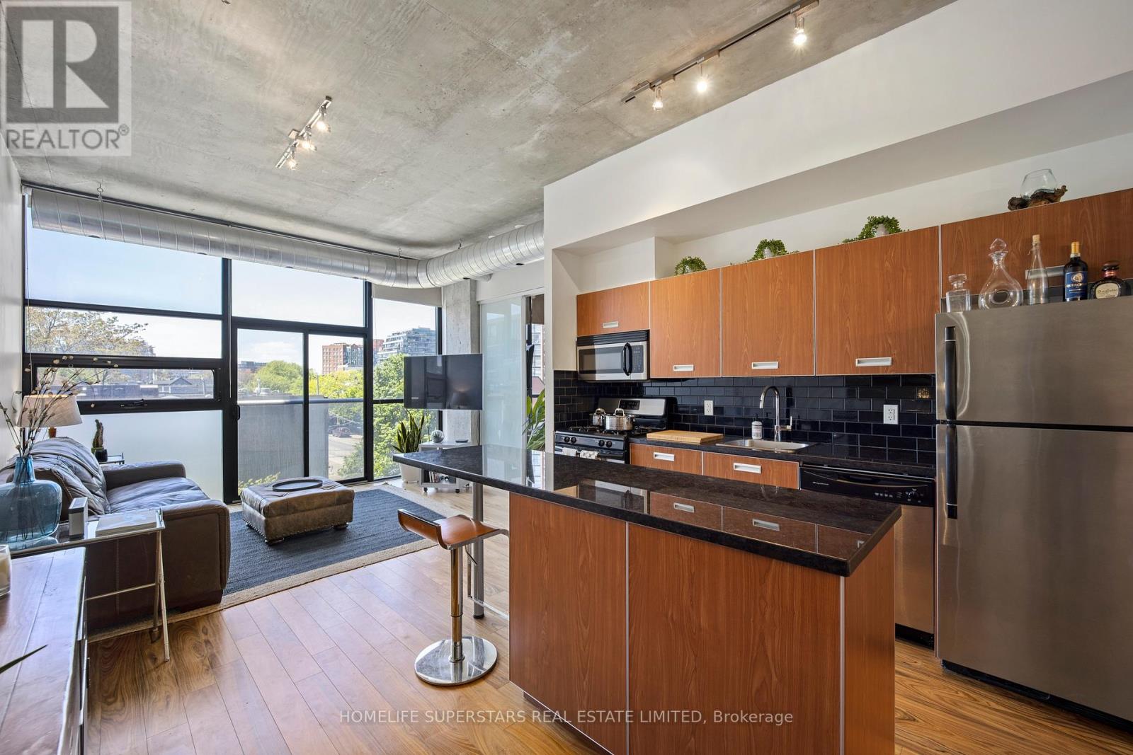 Apartment at 303 - 60 BATHURST STREET, Toronto