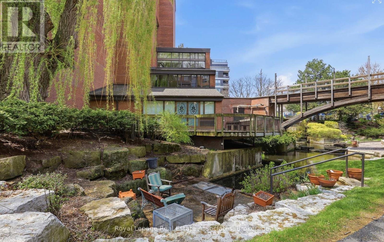 Apartment at 116 - 40 SYLVAN VALLEY WAY, Toronto (Bedford Park-Nortown)