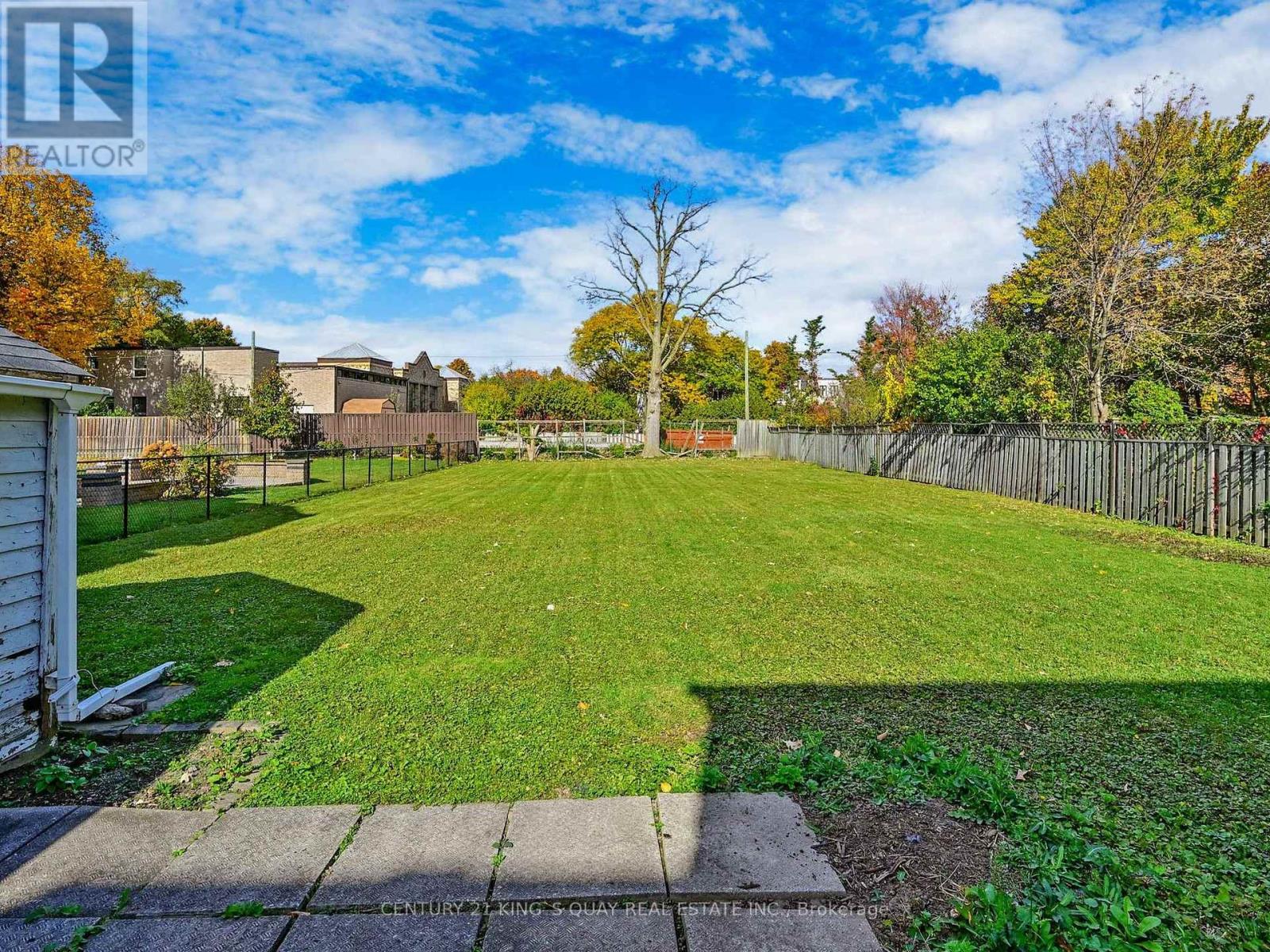 Detached at 60 NORTHWOOD DRIVE, Toronto