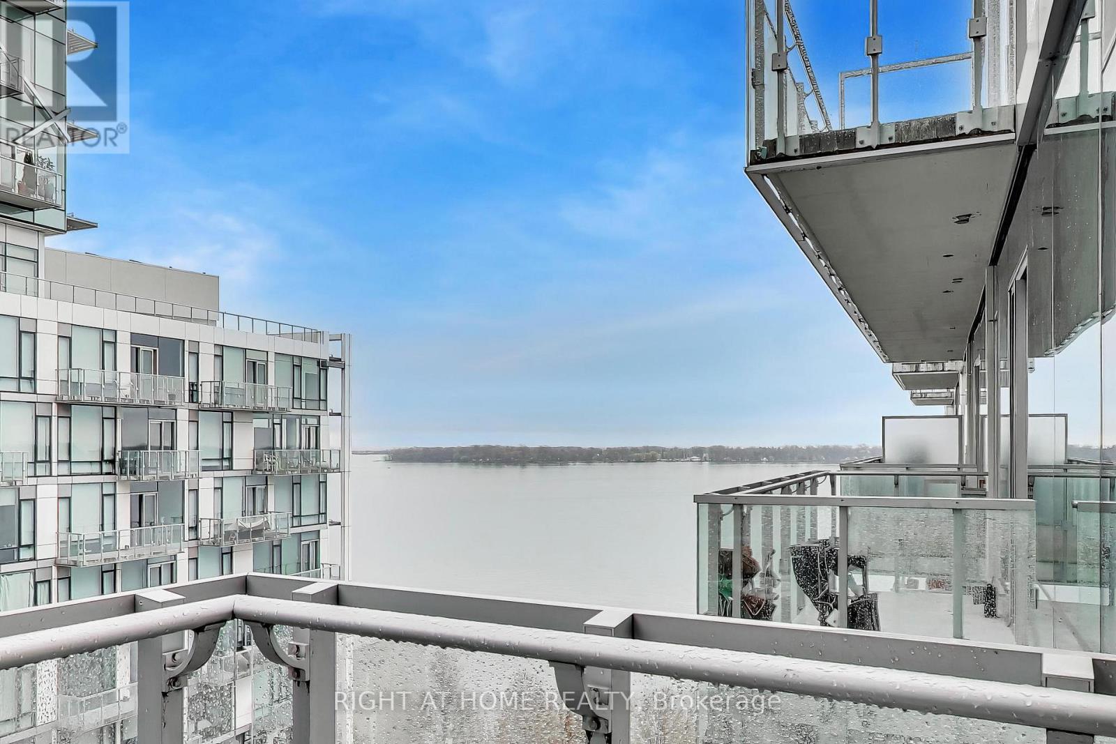 Apartment at 918 - 39 QUEENS QUAY E, Toronto (Waterfront Communities)