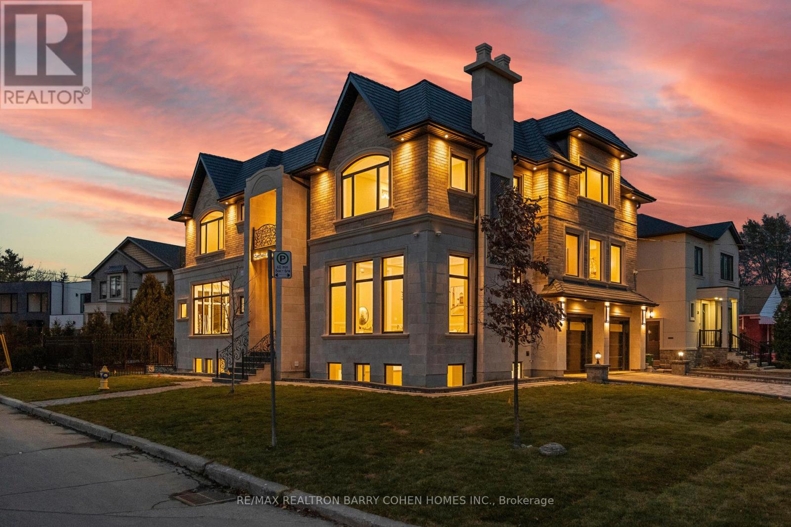 Detached at 1 LYNNHAVEN ROAD, Toronto (Englemount-Lawrence)