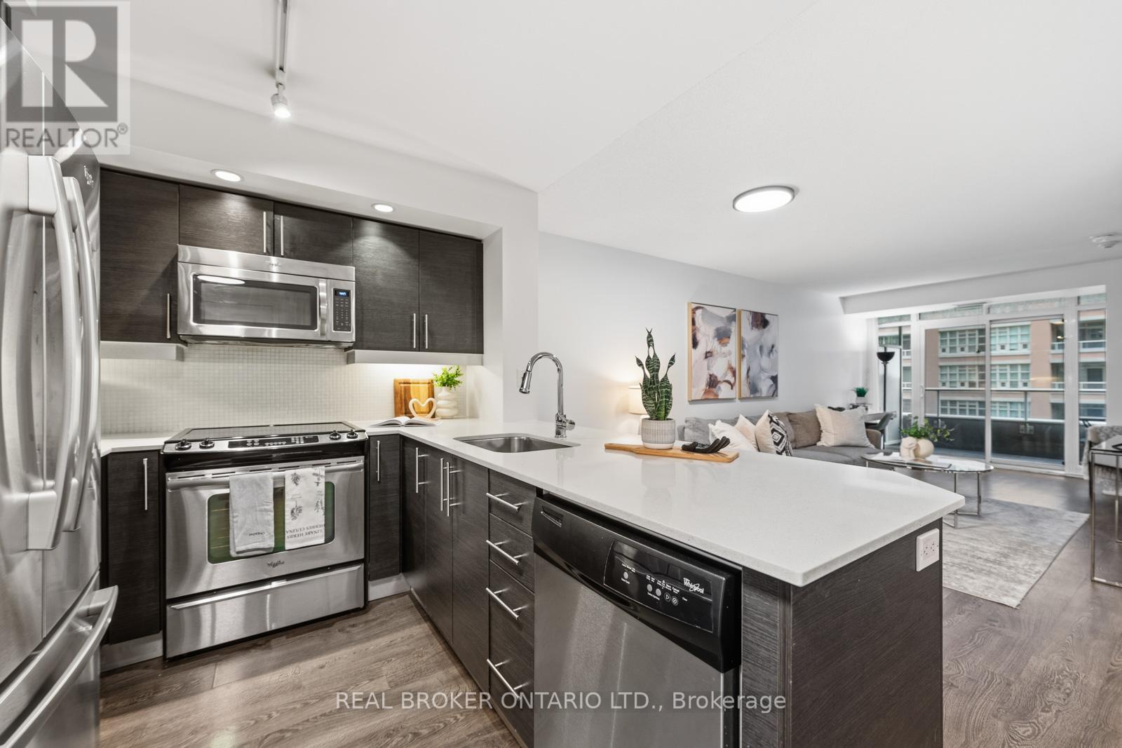 Apartment at 810 - 75 EAST LIBERTY STREET, Toronto (Niagara)