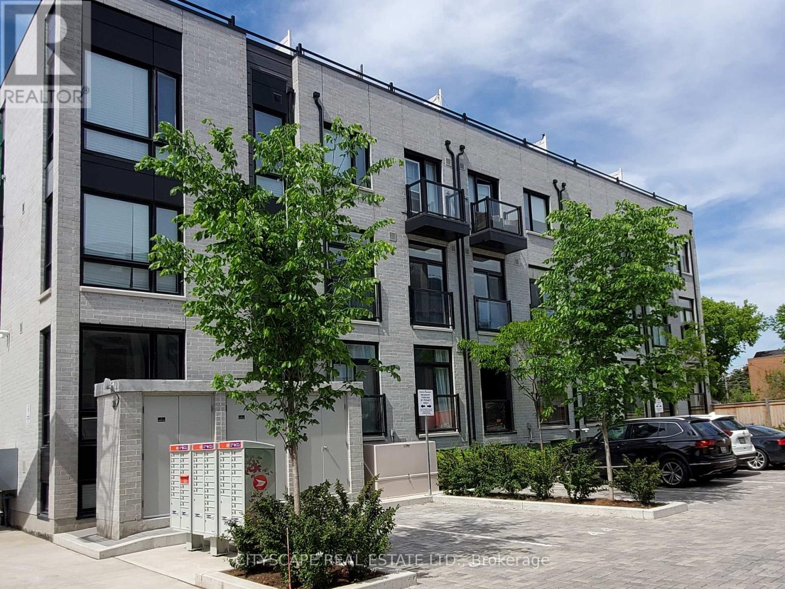 Townhouse at 9 - 31 FLORENCE STREET, Toronto