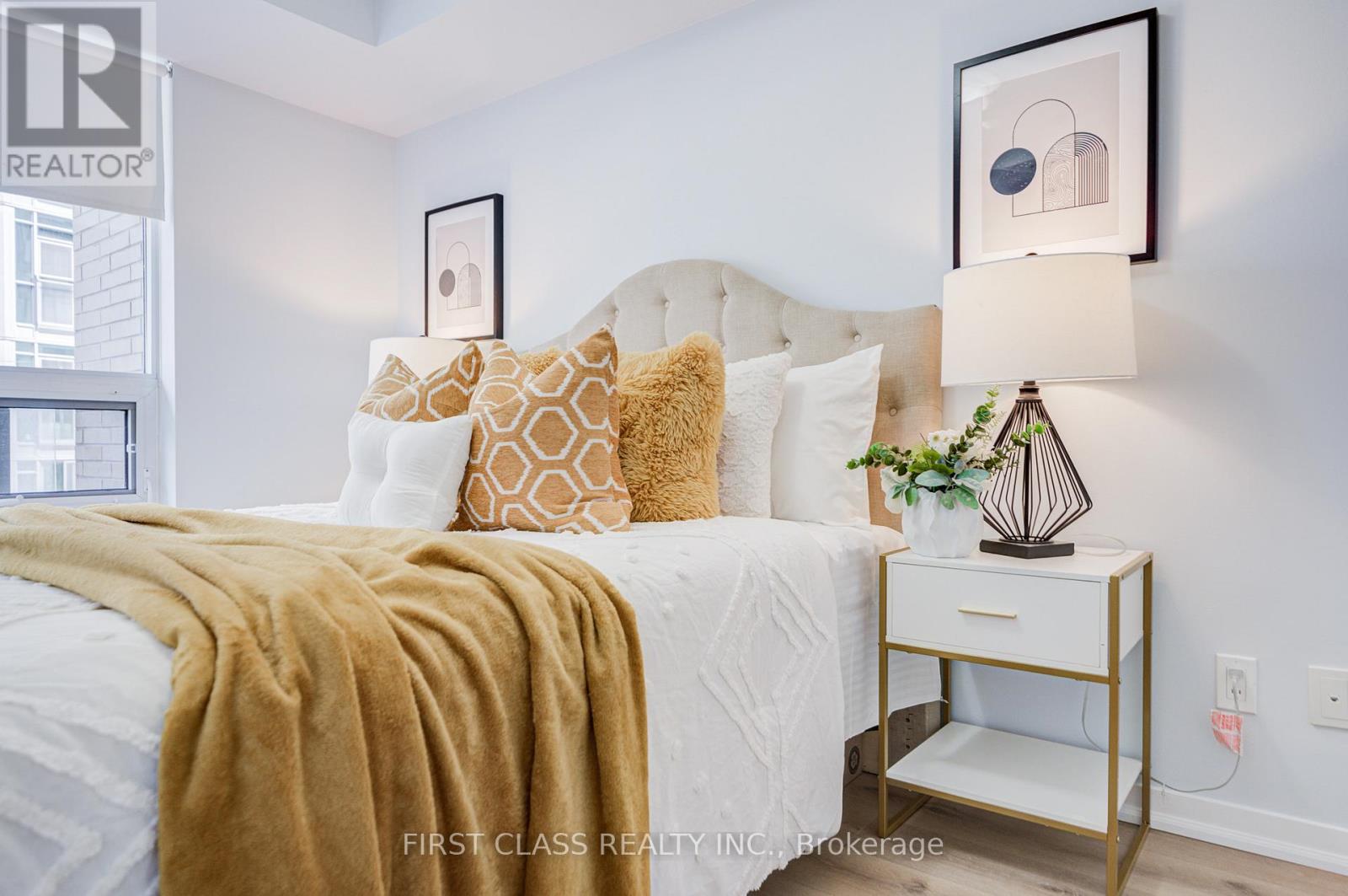 Apartment at 527 - 68 ABELL STREET, Toronto