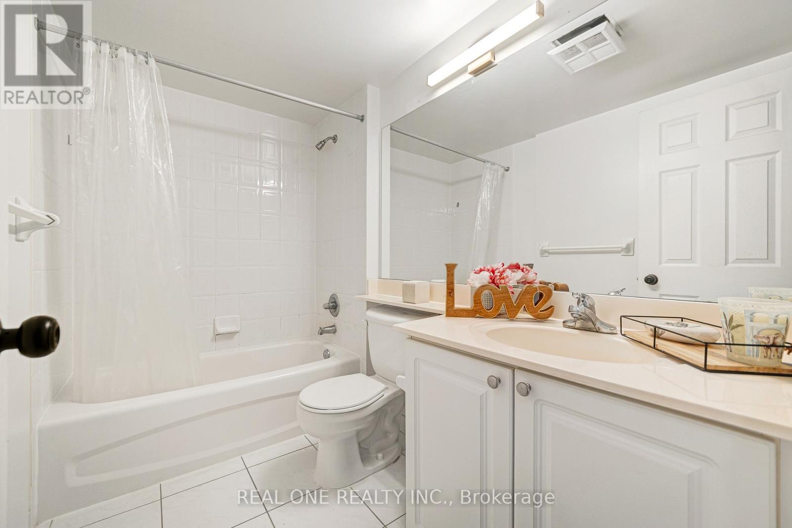 Apartment at 901 - 35 FINCH EAST AVENUE, Toronto