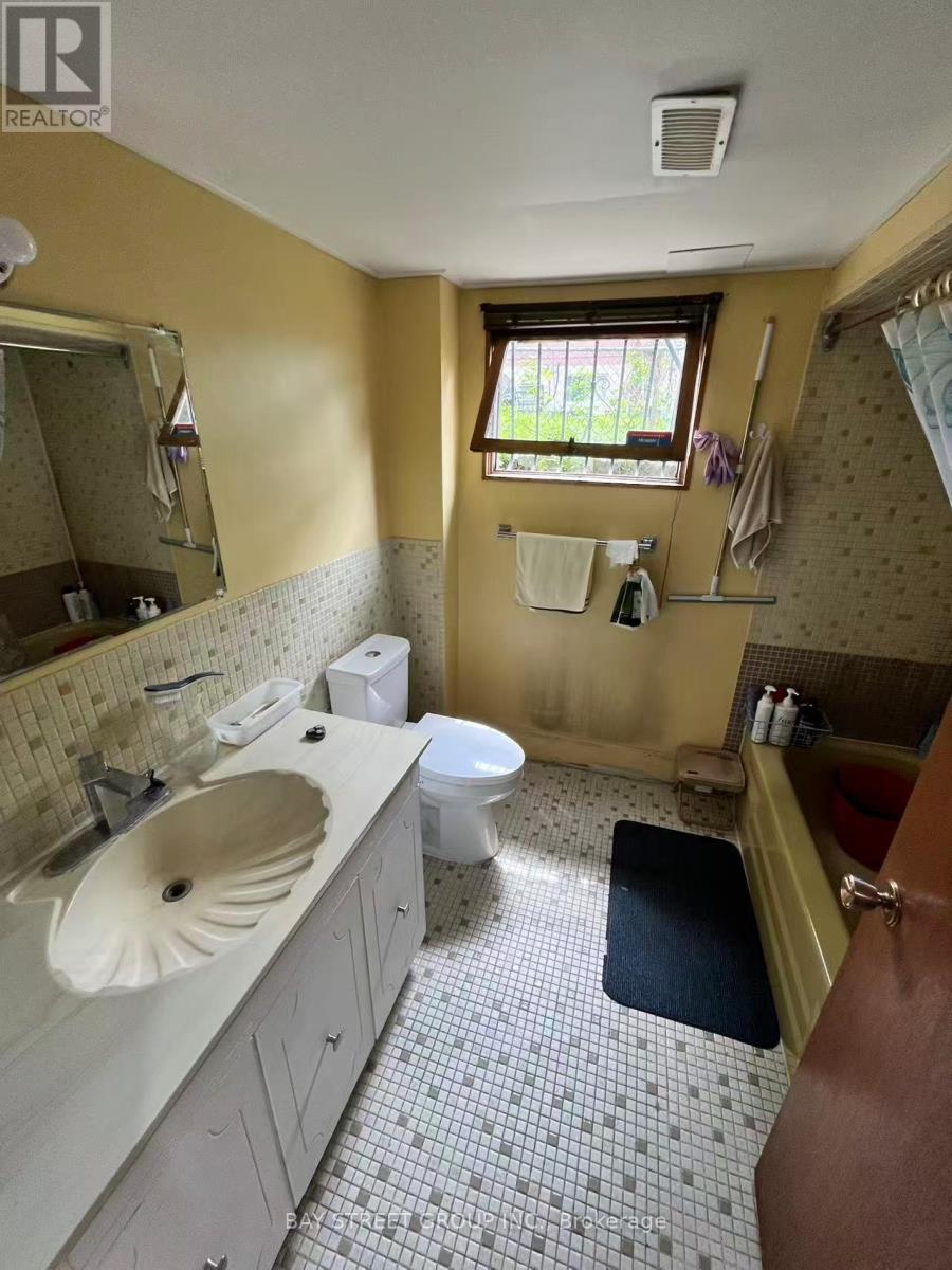 Semi-Detached/Link at 116 APACHE TRAIL, Toronto