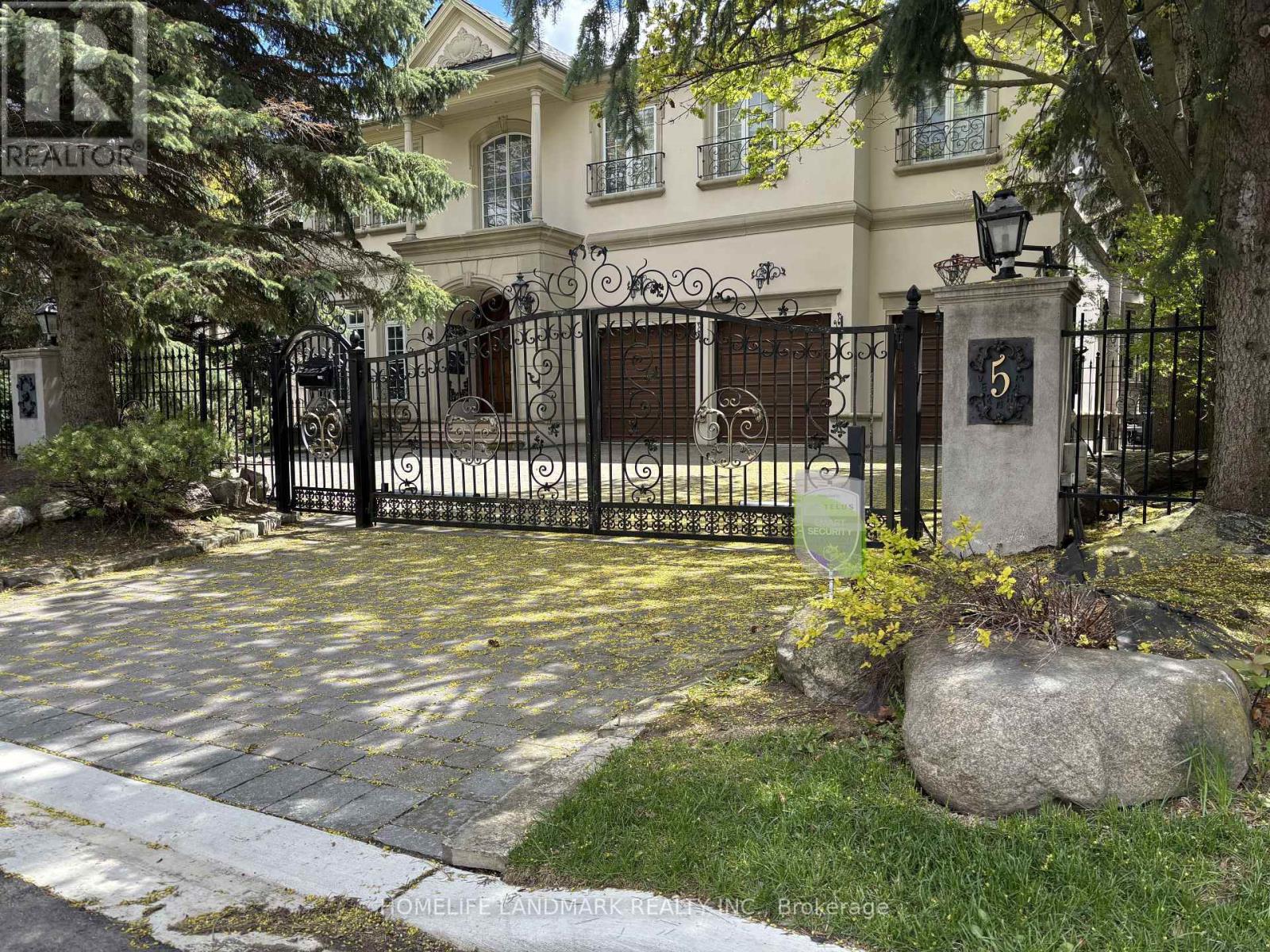 Detached at 5 VERNHAM AVENUE, Toronto (St. Andrew-Windfields)