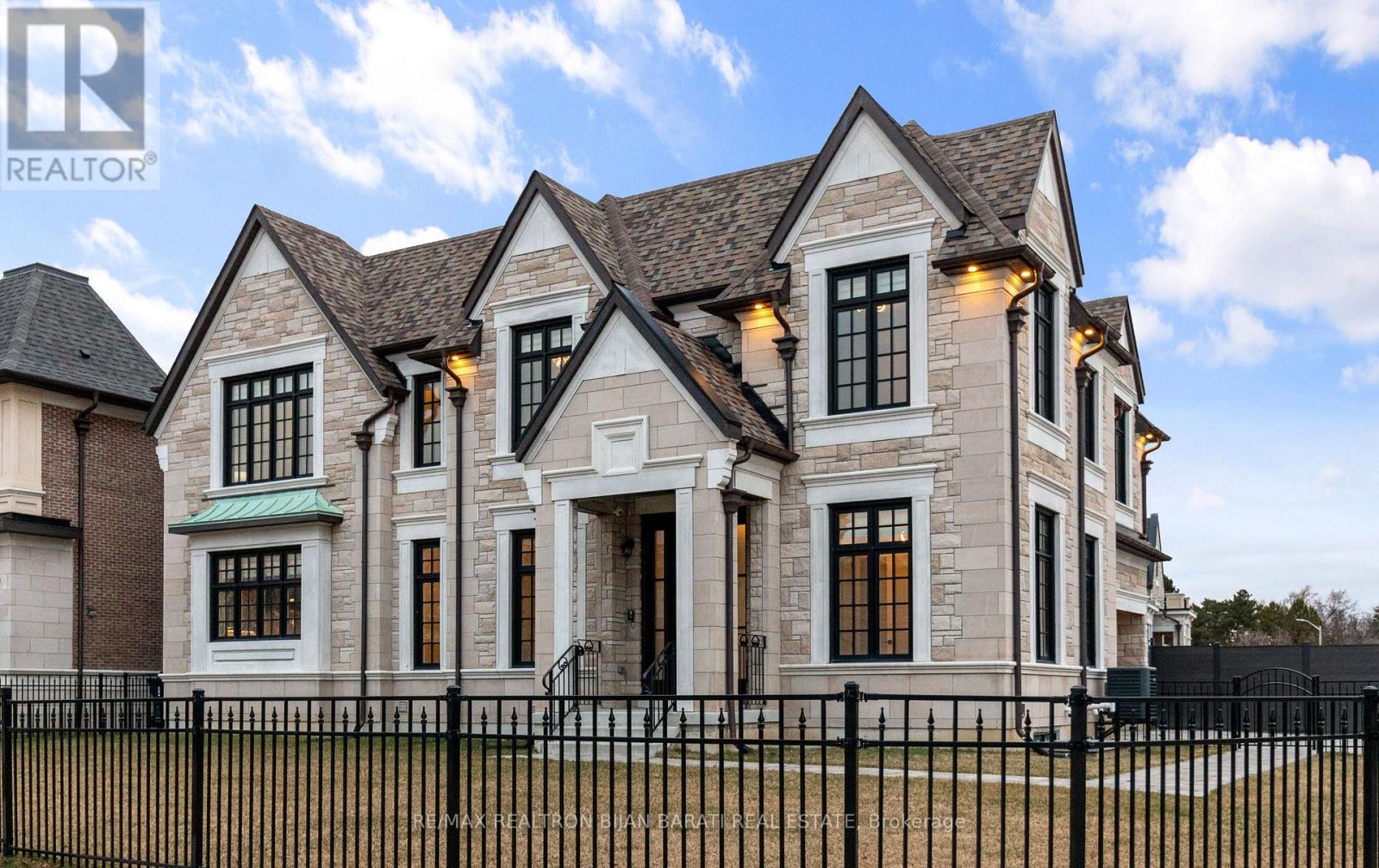 Detached at 29 BALLYCONNOR COURT, Toronto (Bayview Woods-Steeles)